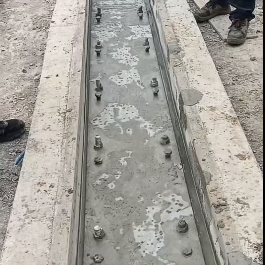 黄埔港口码头起重机龙门吊重型机械设备稳固用早强快凝轨道胶泥